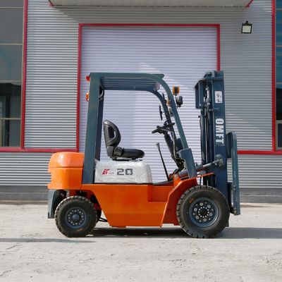 2 Ton 2000kg Diesel Forklift Trucks with 4.5m 6m Full Free Mast Triple Free Mast Fork and Pneumatic or Solid Tires