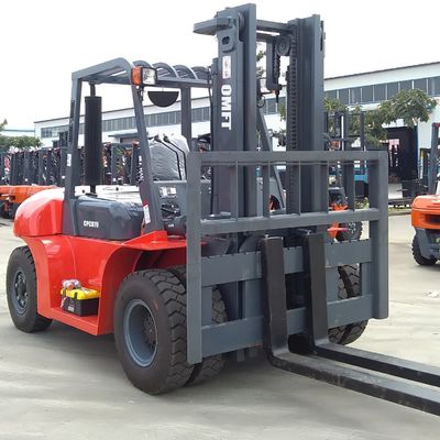 7 Ton Pneumatic or Solid Tyre Diesel Forklift with Automatic Transmission and Product