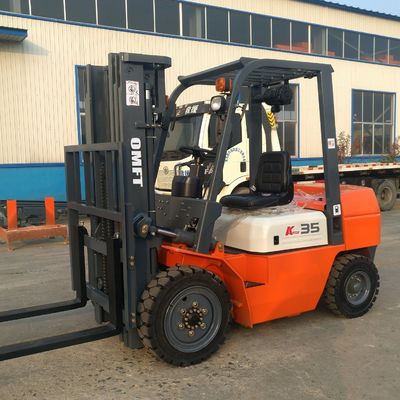 3.5 T Four Wheel Diesel Forklift Truck Warehouse Forklift and Tyre Pneumatic or Solid