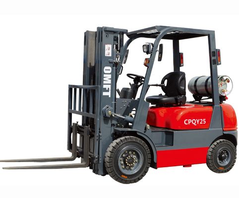 Steel Rubber 2tons LPG Forklift with Cabin Nissan K21 K25 Engine Lift Height 3000-7000mm