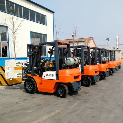 2100mm Min. Width 2.5ton LPG Forklift with Nissan K21 K25 Engine and 1070mm Fork