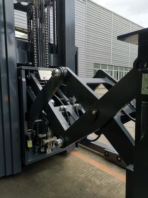 Electric Three Ways Narrow Aisle Electric Forklift with Min. Turning Radius of 2070mm