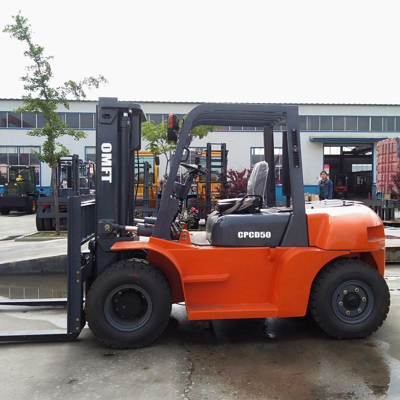 5ton Mitsubishi Isuzu Engine Forklift Truck with Triplex Full Free Mast and Clamp